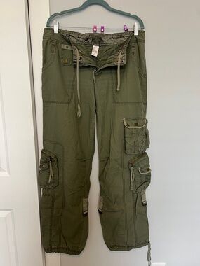 vintage Y2K Abercrombie & Fitch paratrooper cargo pants in green.